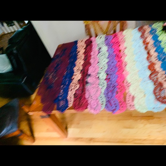 Mantillas Españolas - Picture 2 of 6